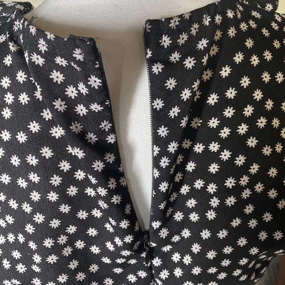 Nasty Gal Sz 8 Short Sleeve Mini Dress V Neck Black - Picture 6 of 10